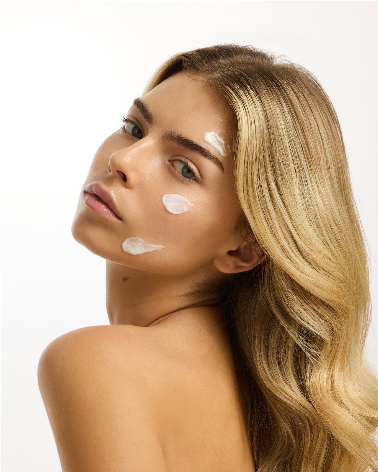 Christina Rose de Mer — rozlegla hiperpigmentacja po nieudanym peelingu