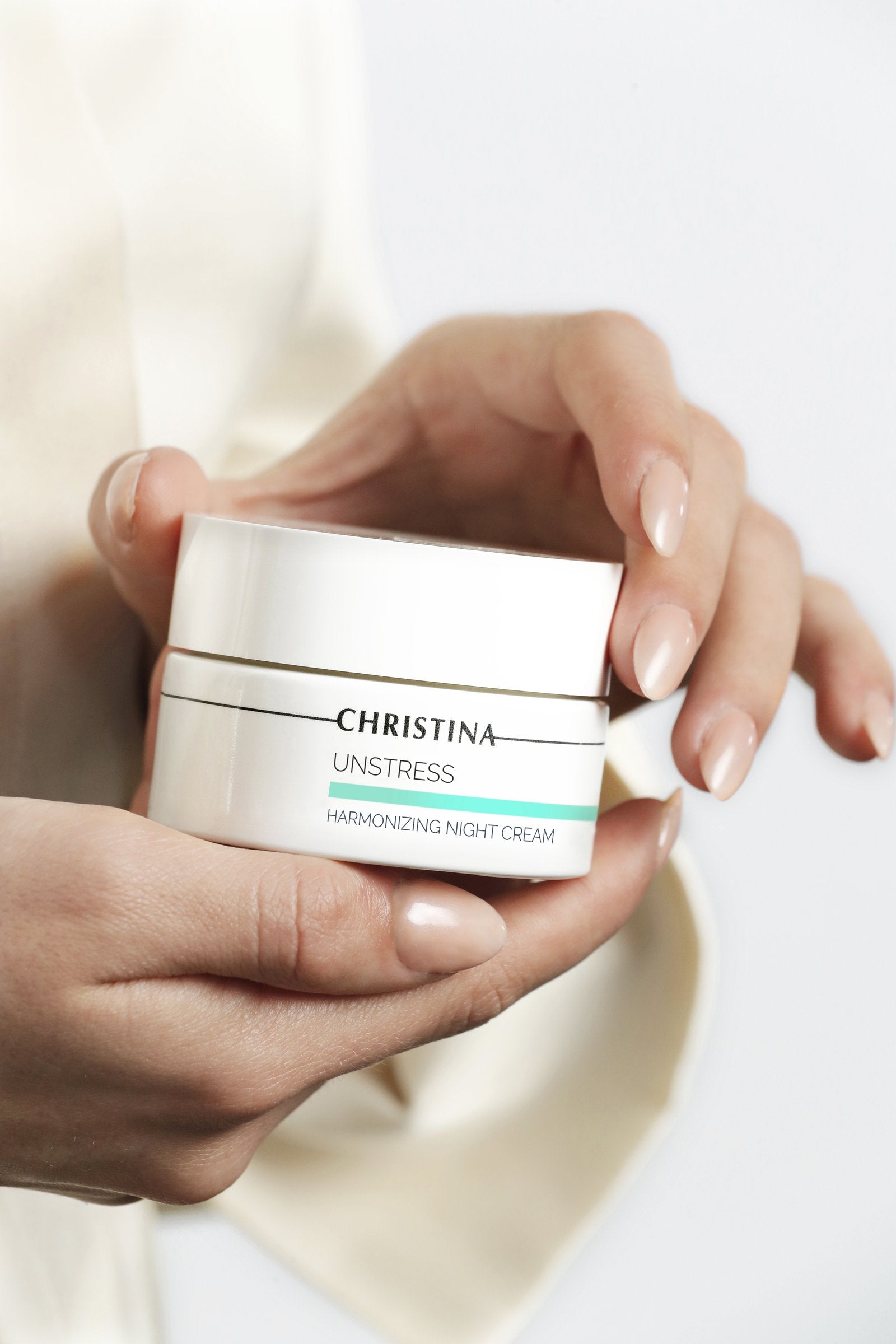 Unstress — modelka Klara, sesja brand atmosphere